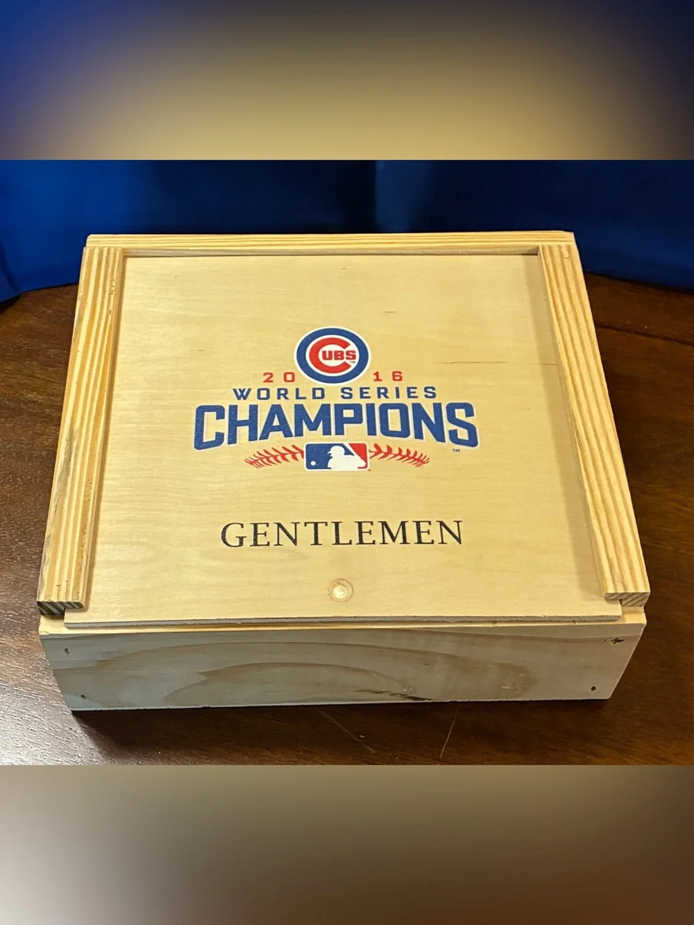 New/Unused MLB 2016 World Series Champions GENTLEMEN Shoe Shine Care Kit PineBox